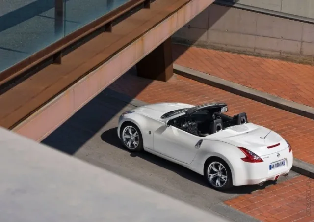 Nissan 370Z Roadster кабріолет — 17