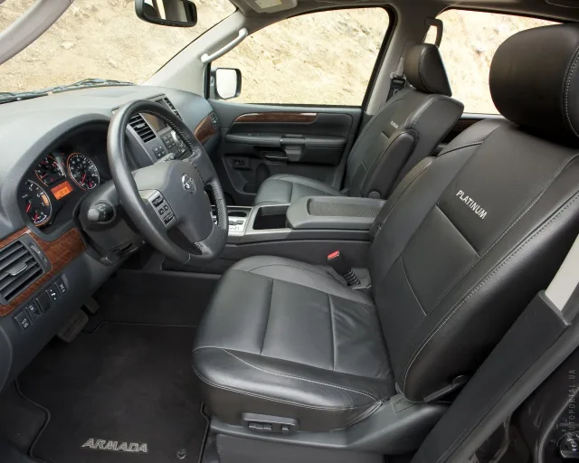 Nissan Armada позашляховик — 2