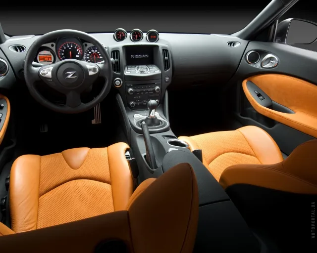 Nissan 370Z купе — 24