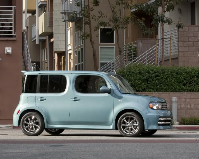 Nissan Cube мікроавтобус — 24