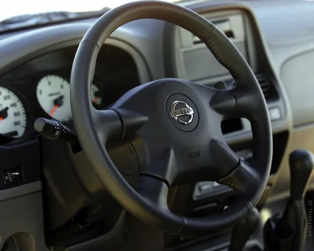 Nissan NP300 Pick Up пікап — 2