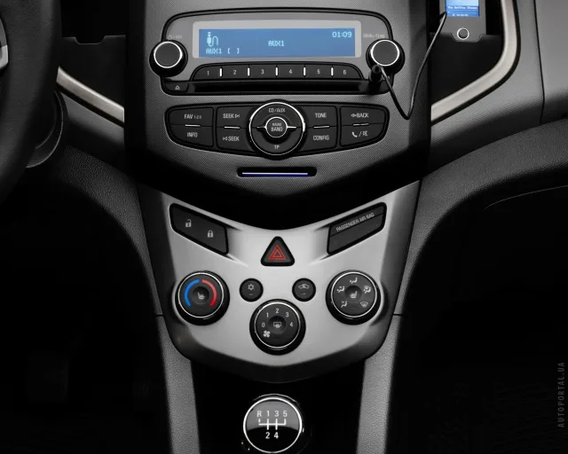 Chevrolet Aveo 2012 (Шевроле Авео) седан — 5