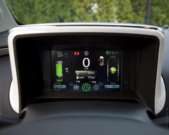 Chevrolet Volt хетчбек — 4