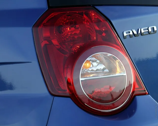 Chevrolet Aveo 3-дверний хетчбек — 8