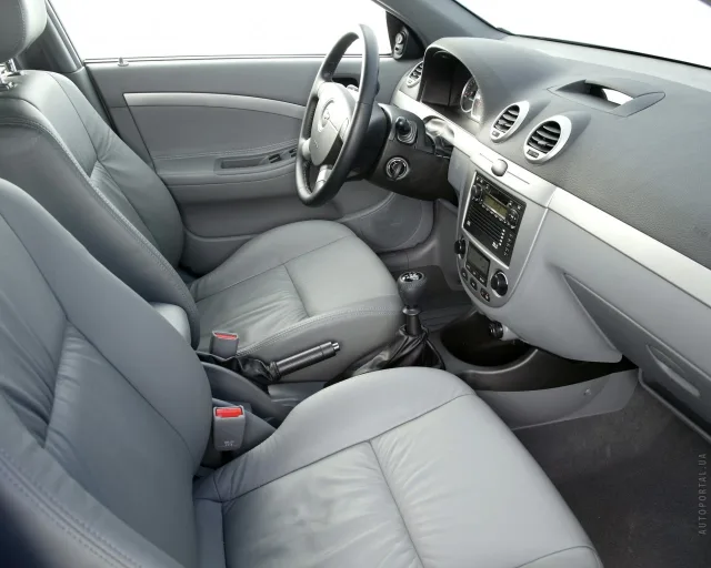 Chevrolet Lacetti 5-door hatchback — 3