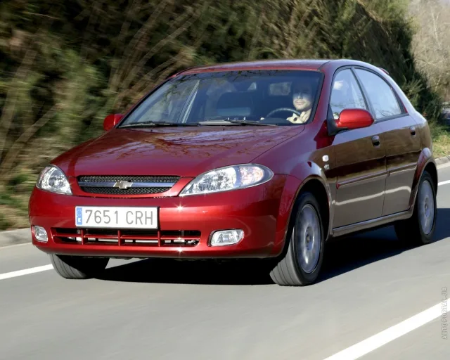 Chevrolet Lacetti 5-door hatchback — 18