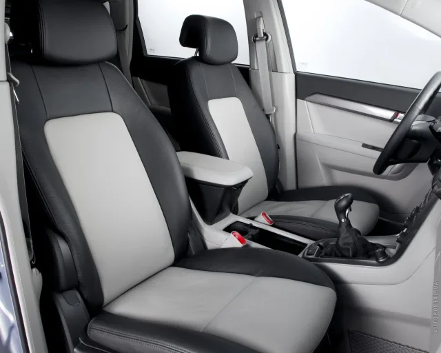 Chevrolet Captiva 2011 crossover — 12