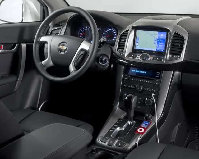 Chevrolet Captiva 2011 crossover — 3