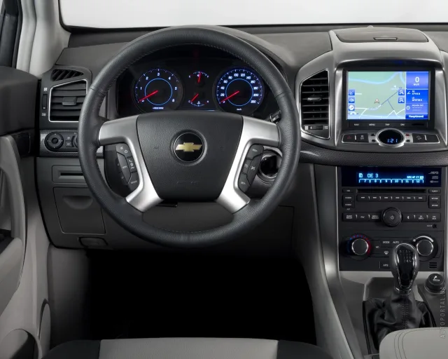 Chevrolet Captiva 2011 crossover — 11