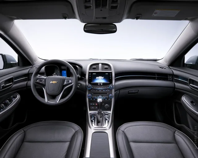 Chevrolet Malibu 2011 sedan — 2