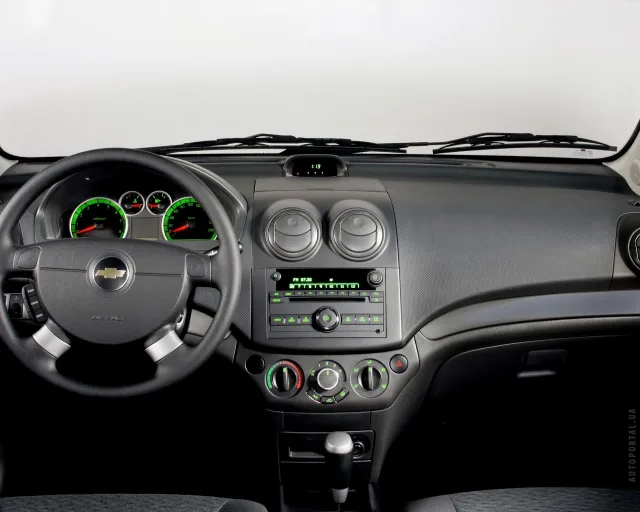 Chevrolet Aveo седан — 5