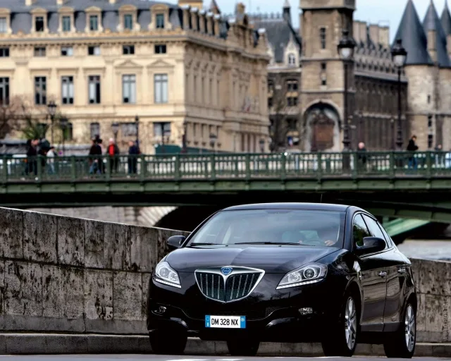 Lancia Delta (Лянча Дельта) хэтчбек — 8