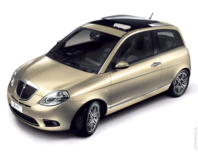 Lancia Ypsilon hatchback — 16