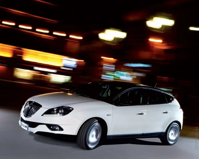 Lancia Delta (Лянча Дельта) хэтчбек — 7