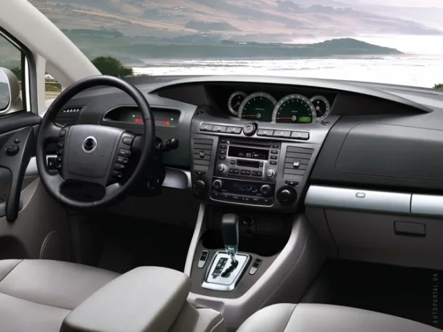 SsangYong Rodius мінівен — 5