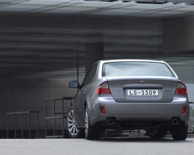 Subaru Legacy 2003 sedan — 21