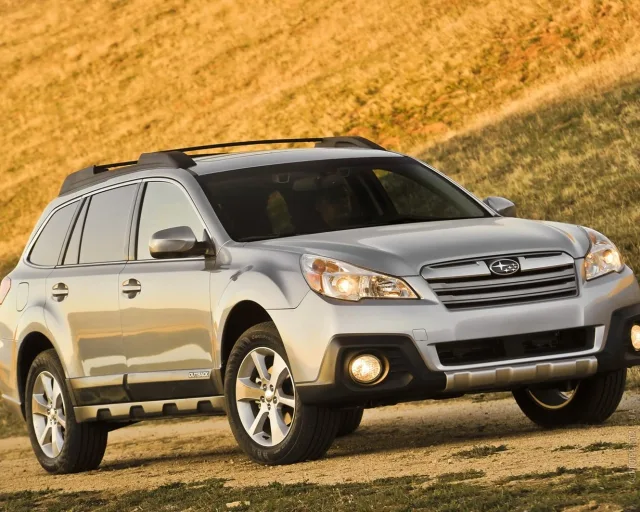Subaru Outback 2013 універсал — 21