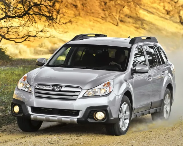 Subaru Outback 2013 універсал — 13