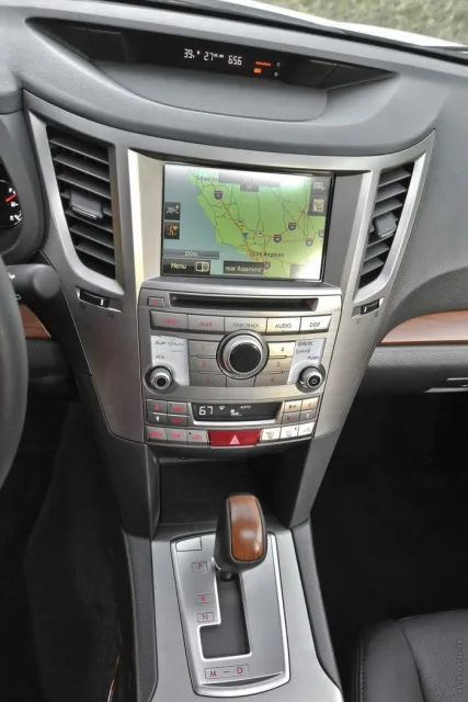 Subaru Outback 2013 універсал — 4