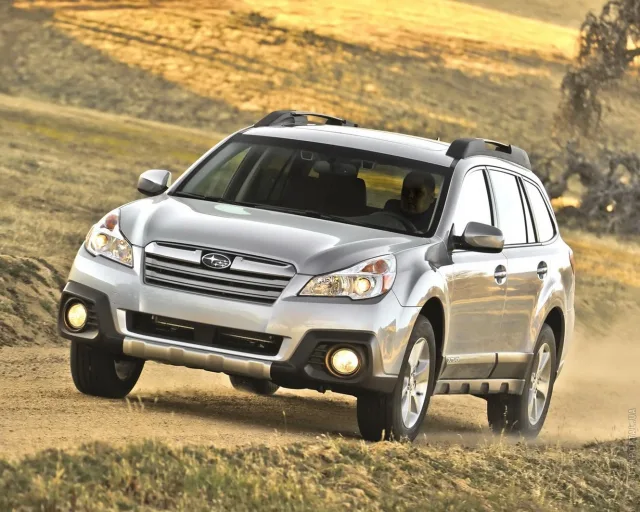 Subaru Outback 2013 універсал — 20