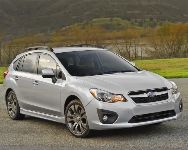 Subaru Impreza 2.0i AT — 13
