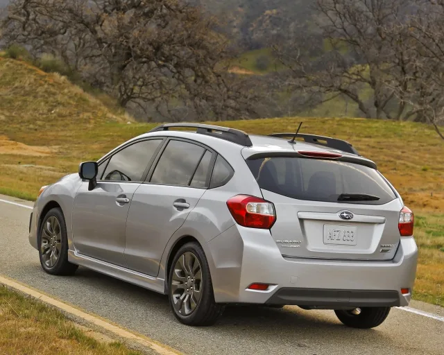Subaru Impreza 2.0i AT — 20