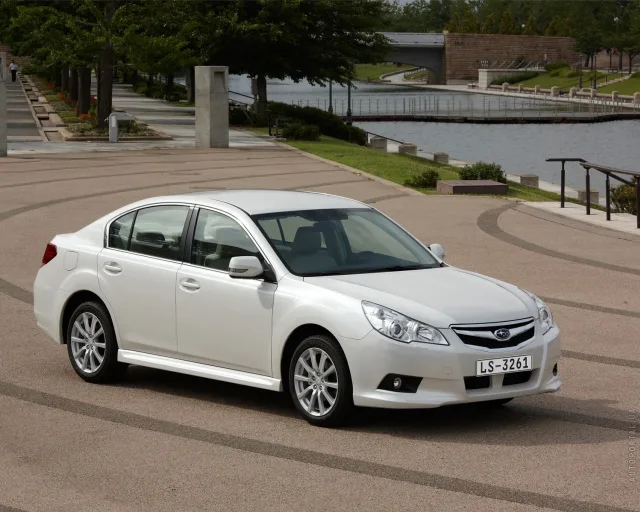 Subaru Legacy 2009 седан — 13
