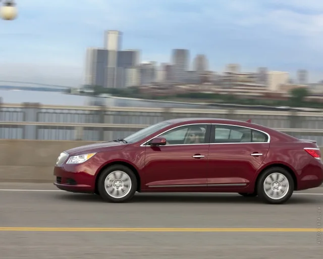 Buick LaCrosse седан — 23