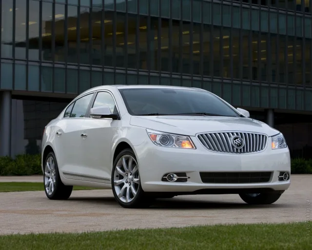 Buick LaCrosse седан — 14