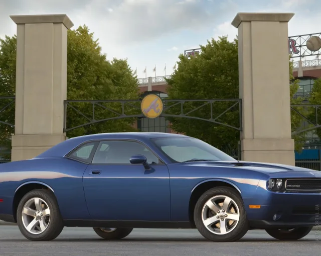 Dodge Challenger (Додж Челенджер) купе — 23