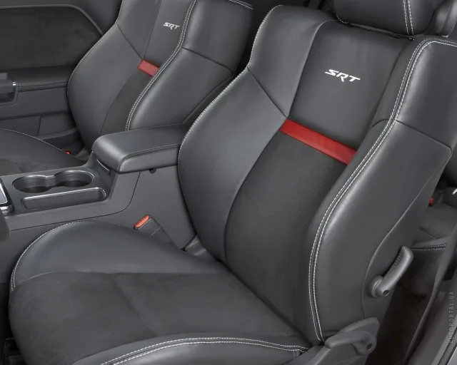 Dodge Challenger (Додж Челенджер) купе — 6