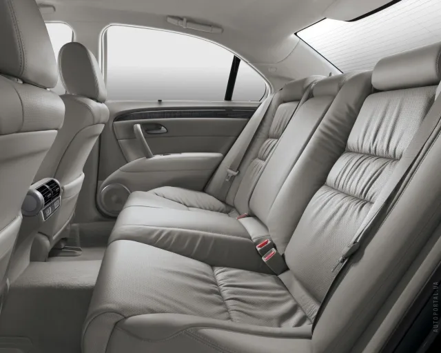 Honda Legend sedan — 7