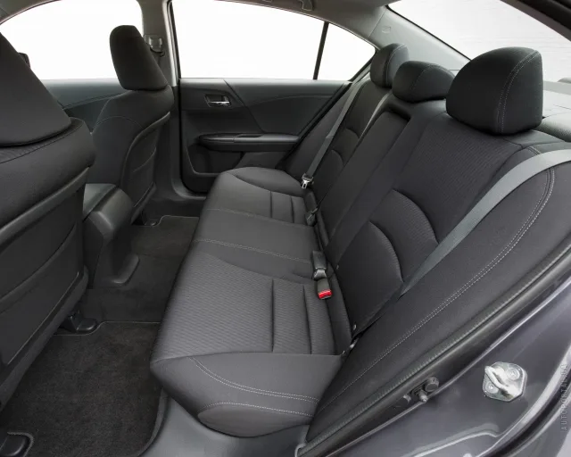 Honda Accord 2012 sedan — 4