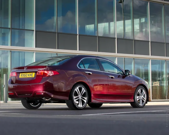 Honda Accord 2011 (Хонда Аккорд) седан — 4