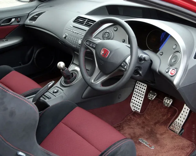 Honda Civic Type R хетчбек — 3