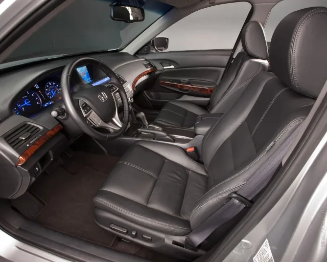 Honda Crosstour кросовер — 13