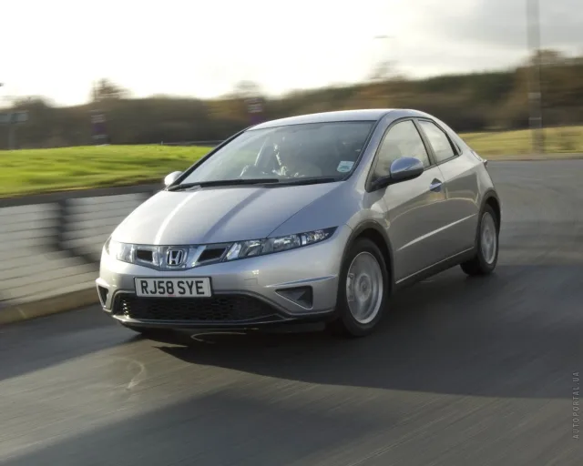 Honda Civic 2009 хетчбек — 8