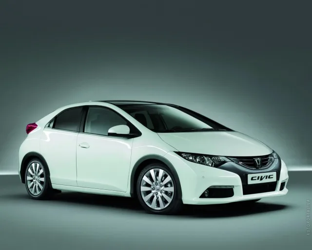 Honda Civic 2012 5-door hatchback — 8