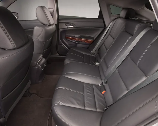 Honda Crosstour кросовер — 20
