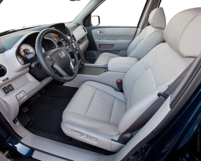 Honda Pilot 2012 crossover — 16