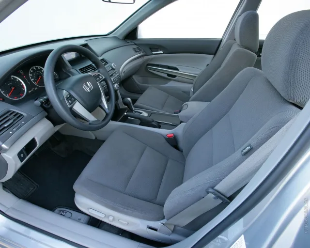 Honda Accord USA sedan — 8