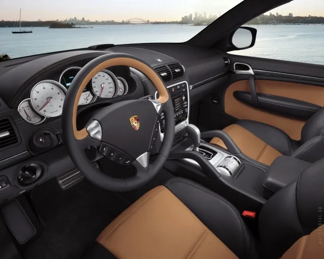 Porsche Cayenne 2002 кросовер — 12