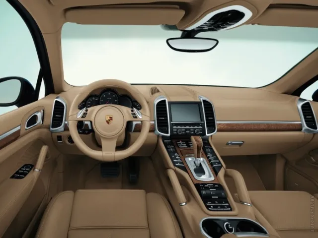Porsche Cayenne 2010 кросовер — 3