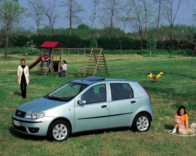 Fiat Punto Classic hatchback — 3
