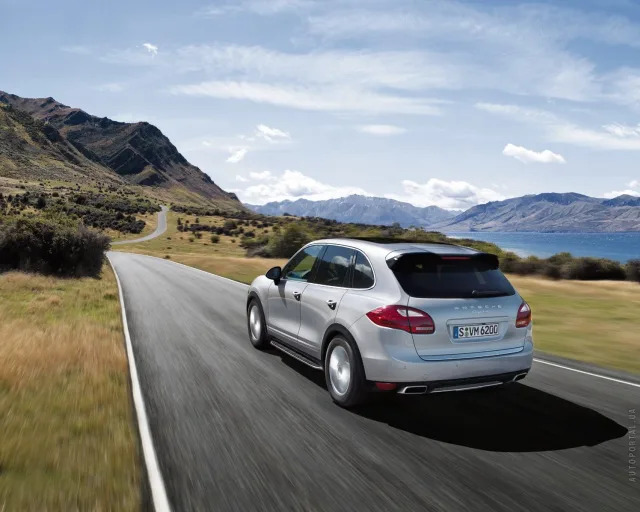 Porsche Cayenne 2010 кросовер — 19