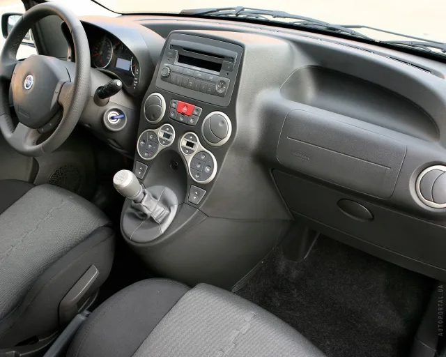 Fiat Panda 1.2 AT Dinamic — 7