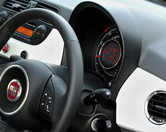 Fiat 500 3-door hatchback — 13