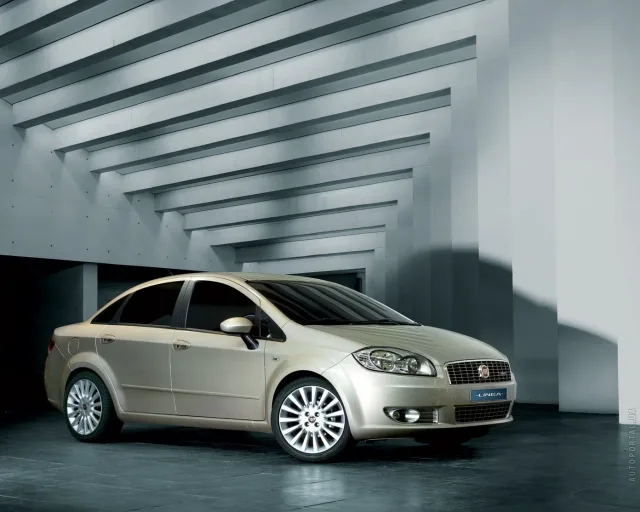 Fiat Linea седан — 13