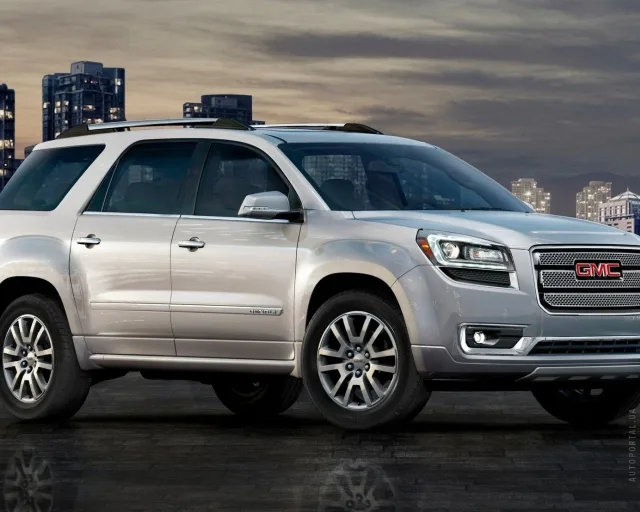GMC Acadia кросовер — 21