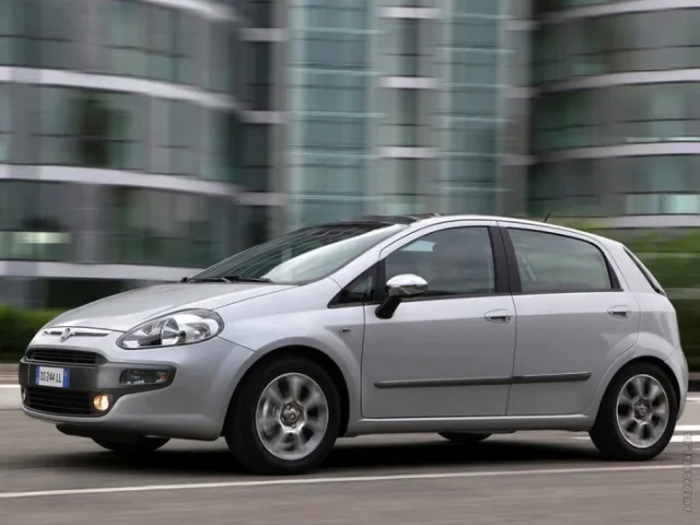 Fiat Punto Evo 5dr хетчбек — 7